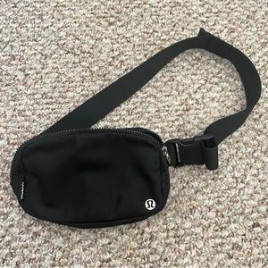 Lululemon Black Belt Bag 1L